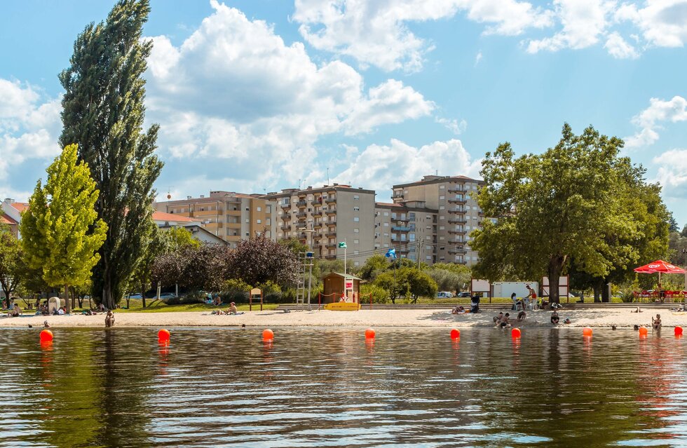 Praia fluvial Arquiteto Albino Mendo e piscina da Maravilha continuam sem vigilância