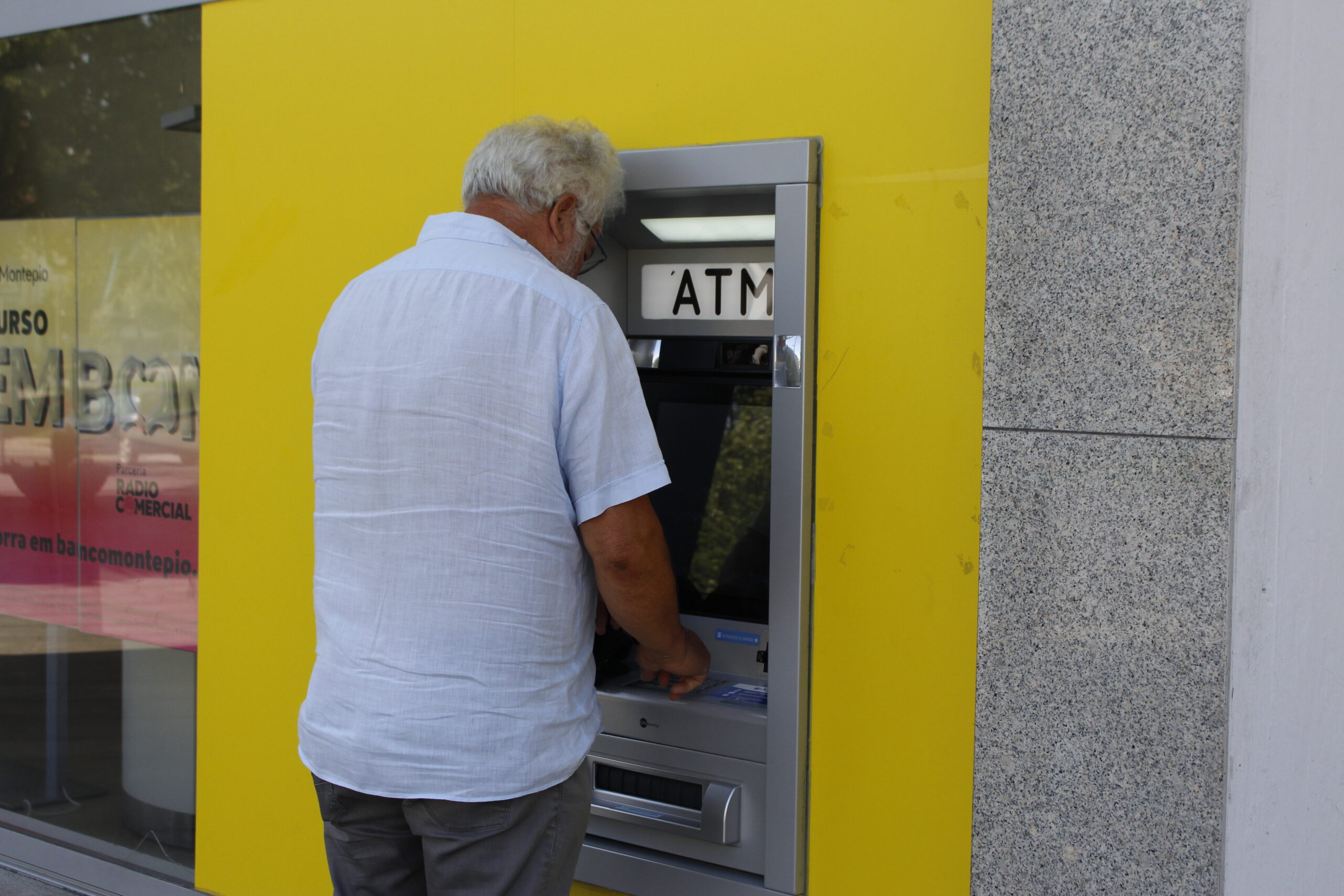 Falta de caixas multibanco em mais de 80% das freguesias de Bragança e encerramento de agências bancárias agravam acesso ao dinheiro