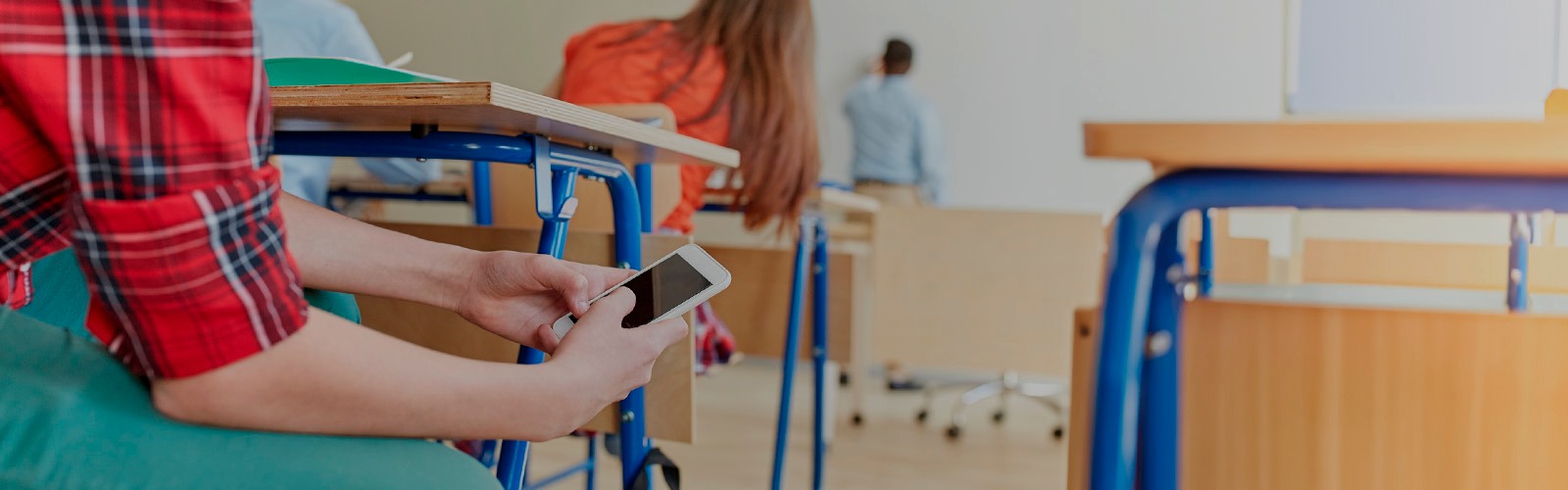 É oficial: Telemóveis proibidos nas escolas do 1.º e 2.º ciclo
