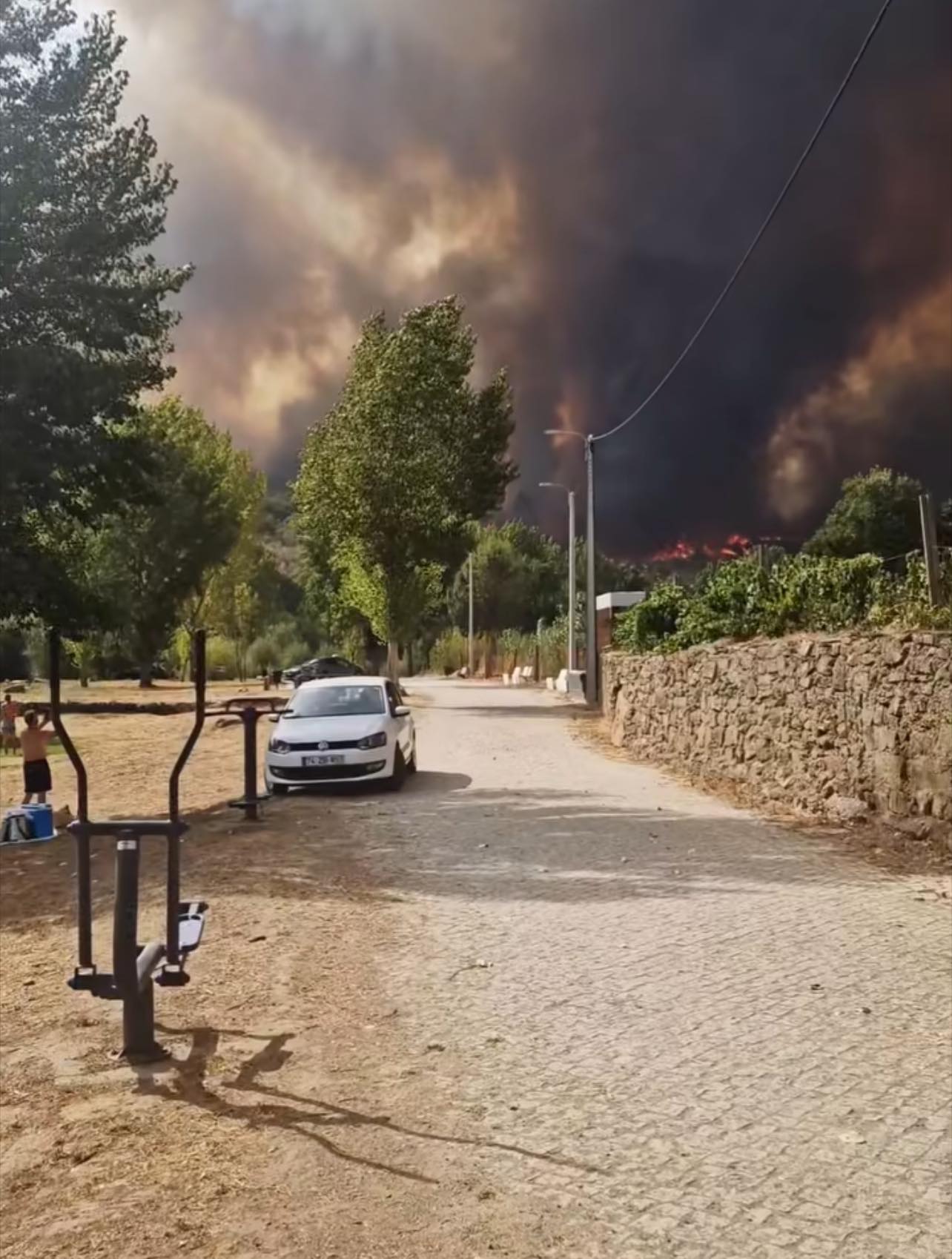 Continuam ativos incêndios em Mirandela e em Freixo de Espada à Cinta