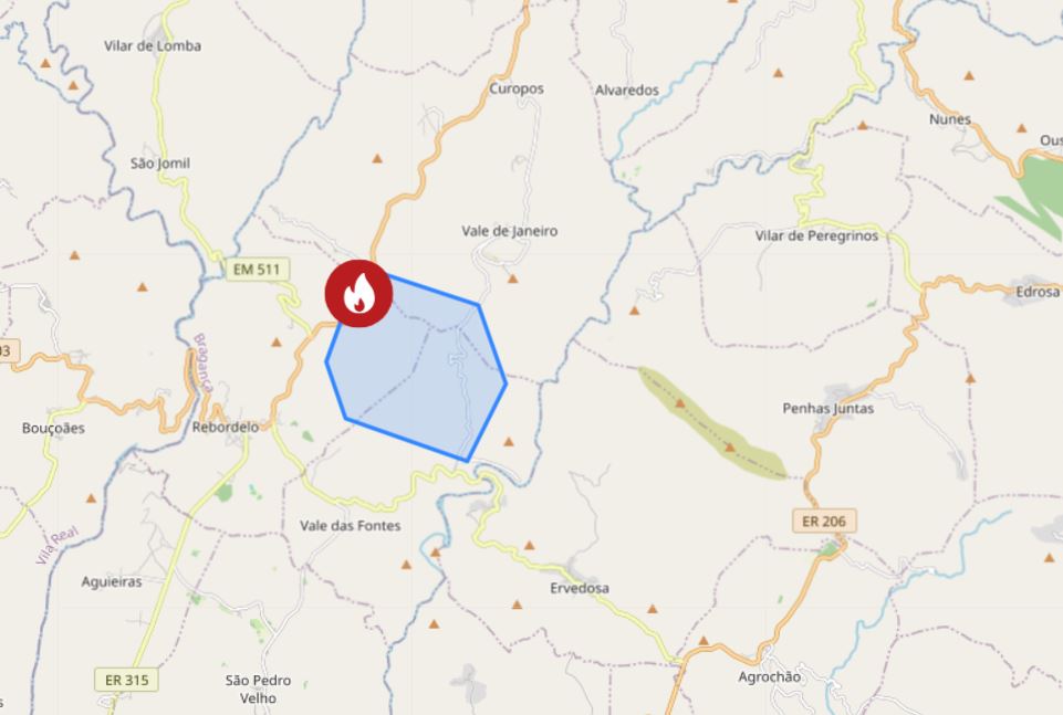 Incêndio em Vinhais continua ativo e conta com mais de 400 bombeiros no terreno