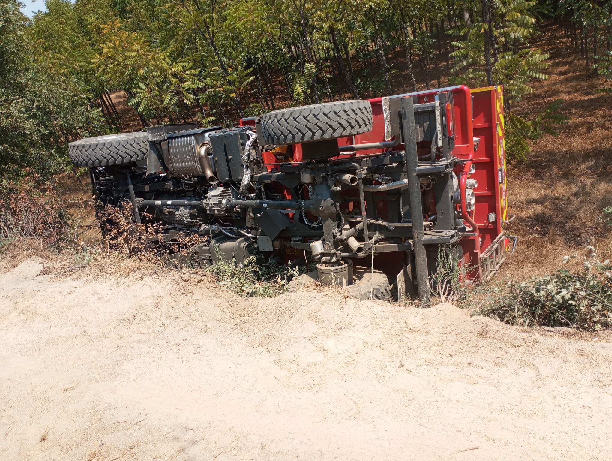 Três bombeiros de Macedo de Cavaleiros feridos em acidente de viatura de combate a incêndios
