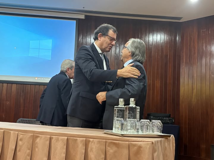 Governo quer entregar estradas e património do Estado às Autarquias