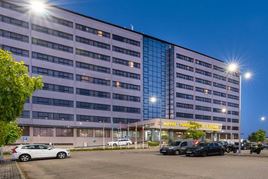 Alegada insolvência deixa funcionários do restaurante Lazaru’s e Tasca Tuga sem emprego e sem salários