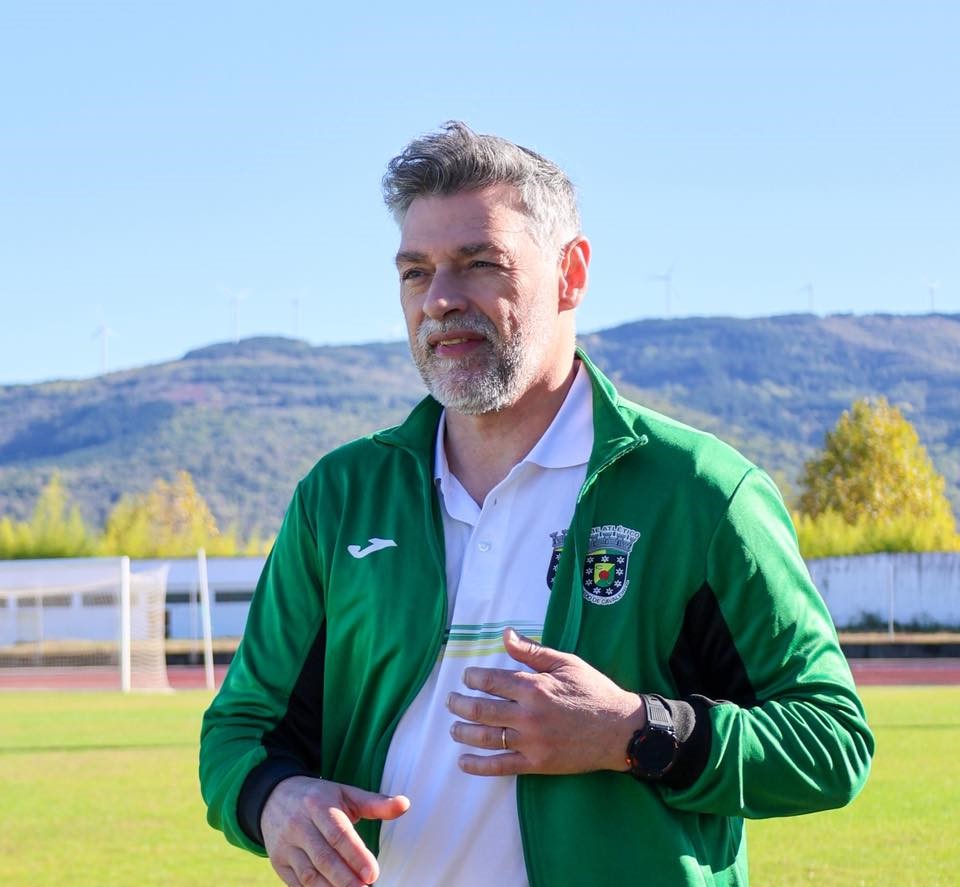 Treinador do CA Macedo de Cavaleiros diz que deixou comando técnico da equipa para ajudar clube que passa situação de instabilidade