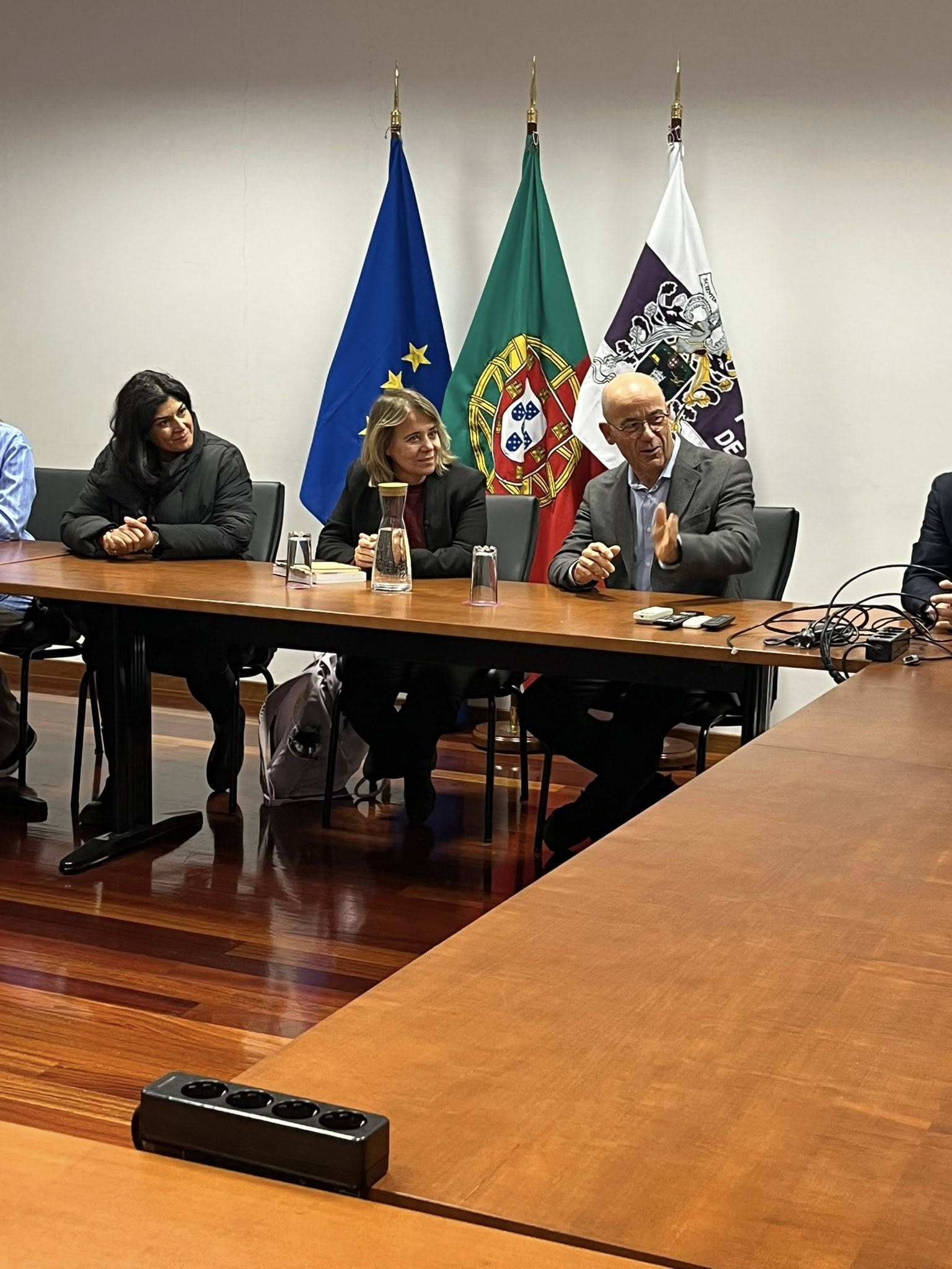 Catarina Martins critica Governo e EDP em visita a Bragança: “Quem faz negócio cá, paga cá impostos”