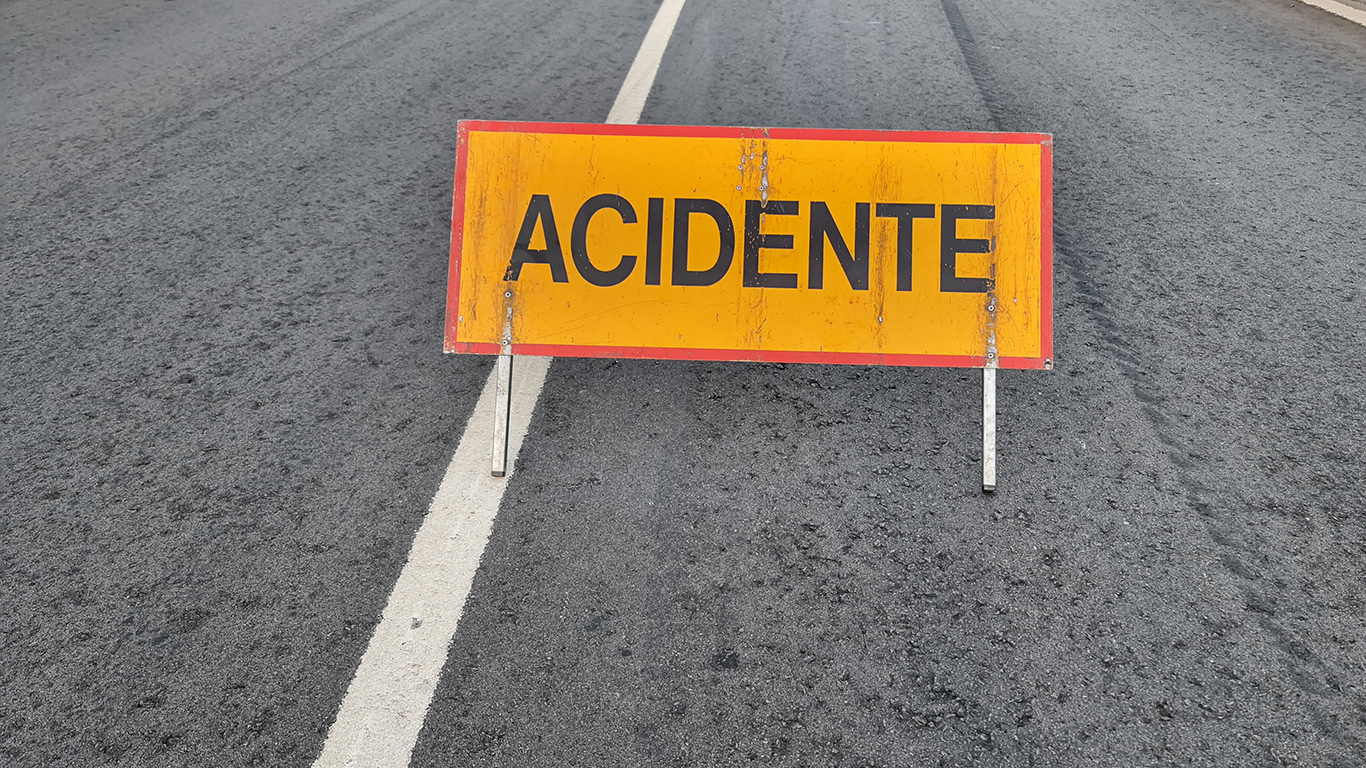 Colisão rodoviária provoca dois feridos ligeiros em Bragança