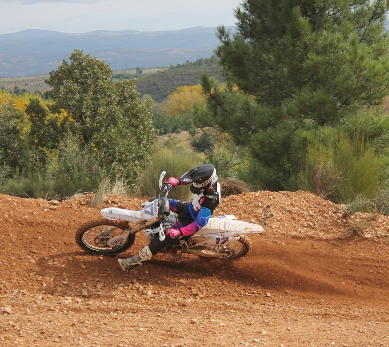 Brigantino Miguel Vaz estreia-se como profissional no Motocross com dois campeonatos na agenda